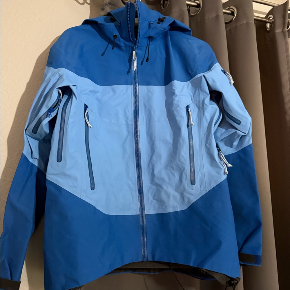 Arc'teryx women’s size medium jacket